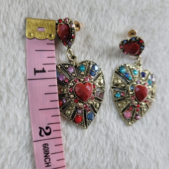 ✨️HP✨️NWOT Gorgeous Art Deco Multicolor Rhinestone Heart Shaped Dangle Earrings - Picture 5 of 6